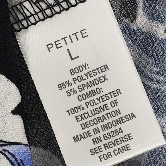 EUC Women’s sz LP, Black & Blue, V-Neck Floral Top - Picture 7 of 7